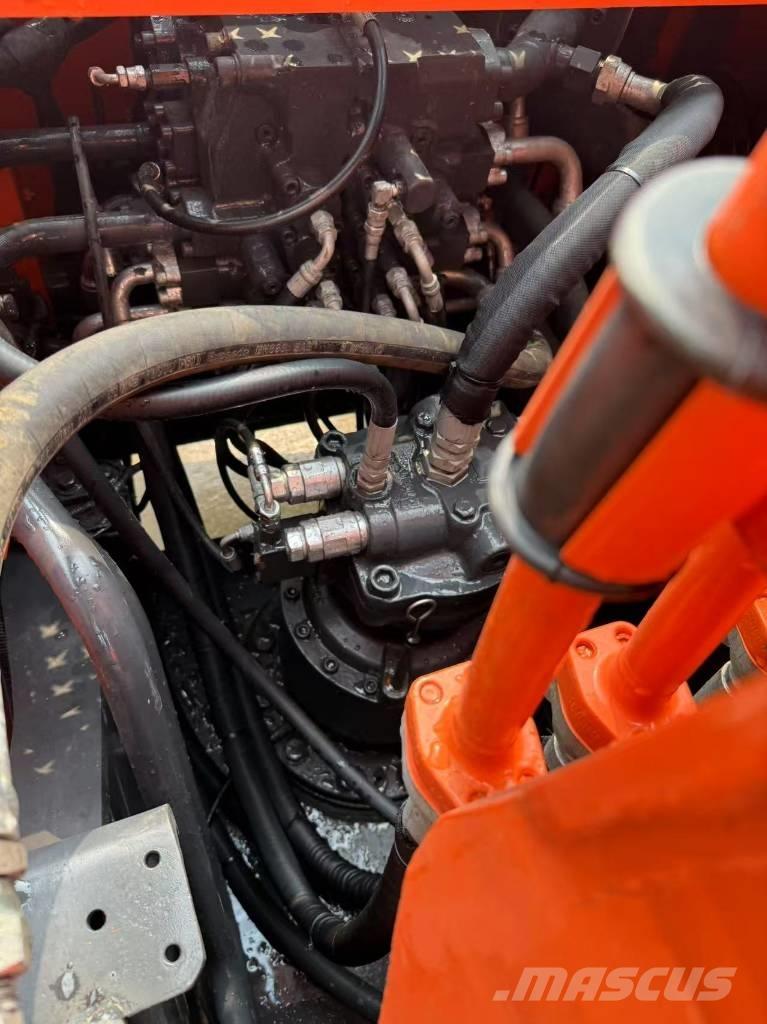 Doosan DX 225 LCA Telakaivukoneet
