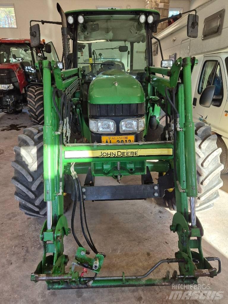 John Deere 5100R Traktorit