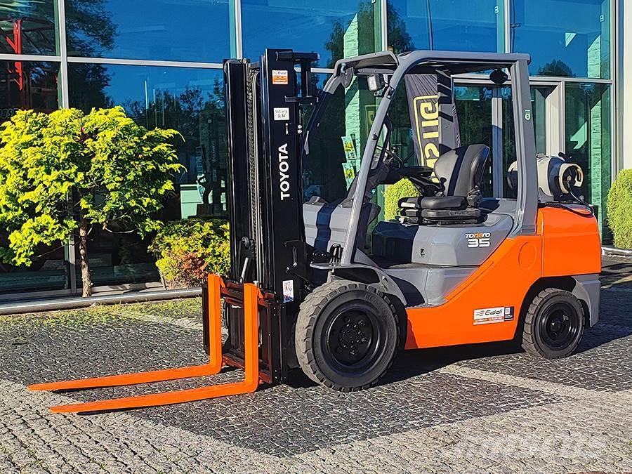 Toyota 02-8FGJF35 Nestekaasutrukit