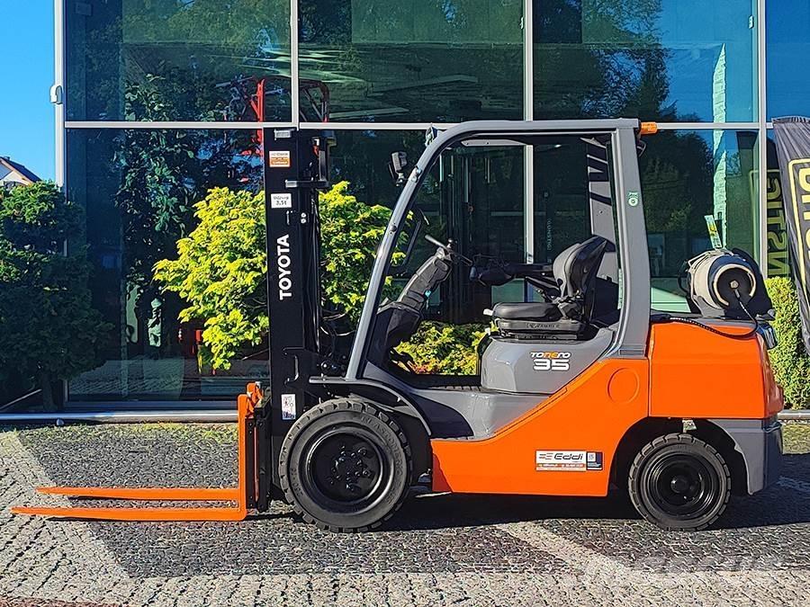 Toyota 02-8FGJF35 Nestekaasutrukit