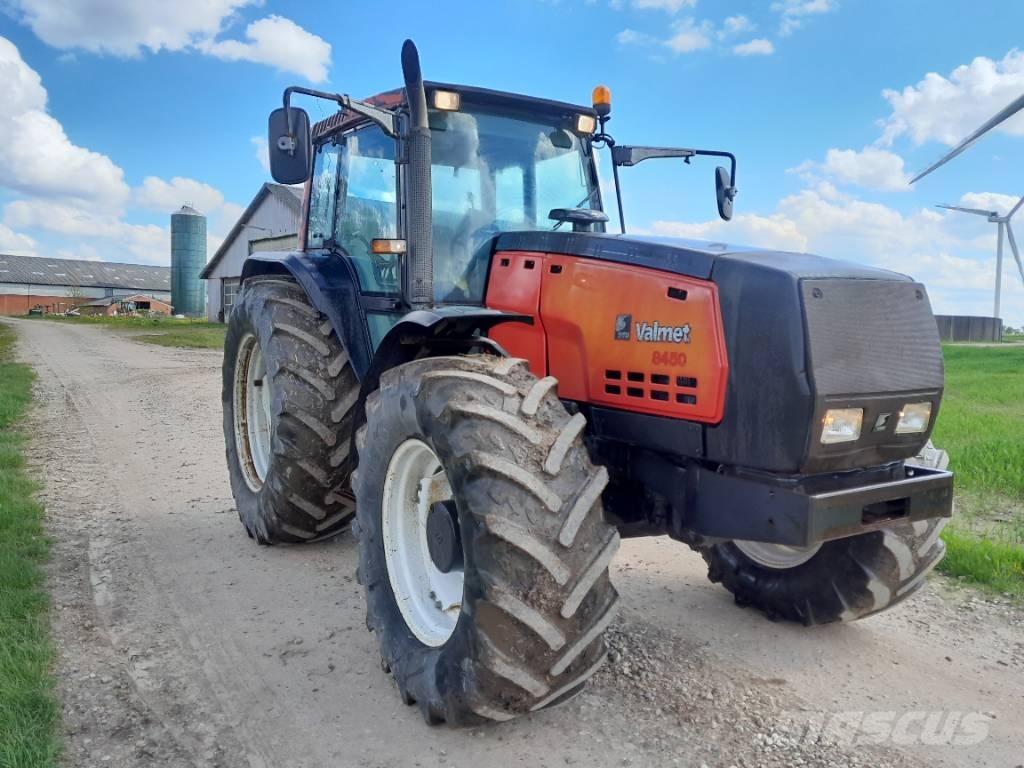 Valmet 8450 Mega Traktorit