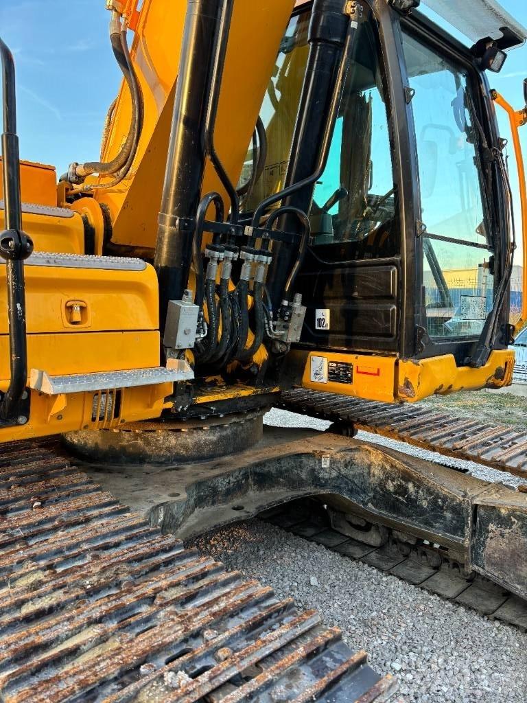 JCB 220 Telakaivukoneet