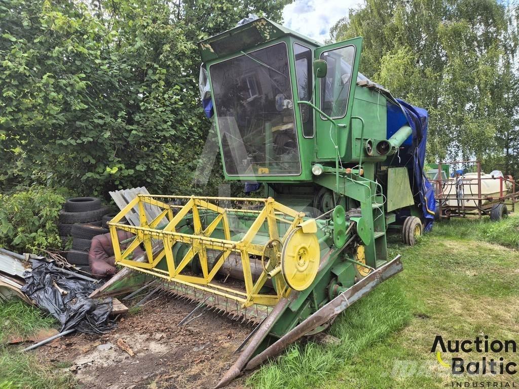 John Deere 935 Leikkuupuimurit