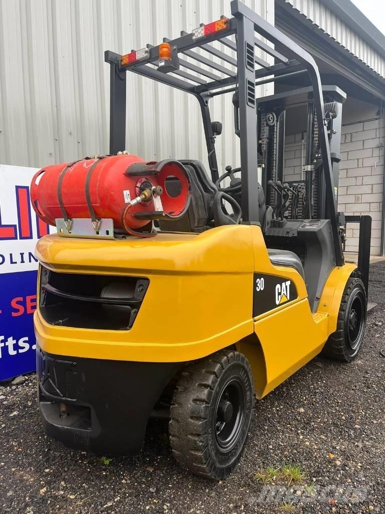 CAT GP30NT Nestekaasutrukit