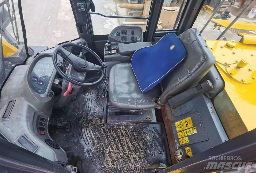 Komatsu WA 380 Pyöräkuormaajat
