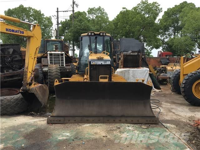CAT D5K Telaketjupuskutraktorit