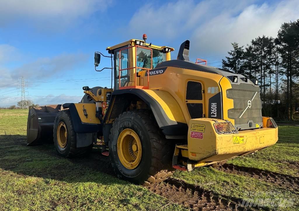 Volvo L 260 H Pyöräkuormaajat