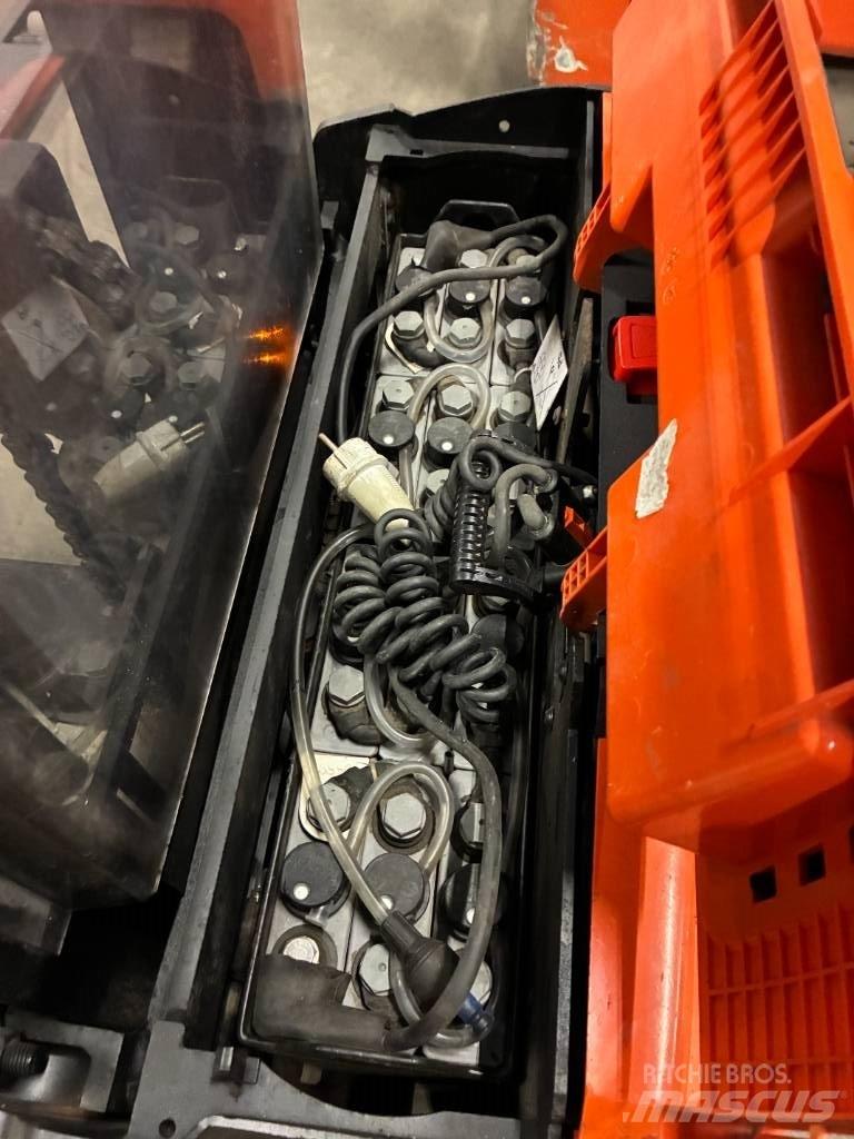 Toyota SWE120L Käyden ajettavat pinoamistrukit