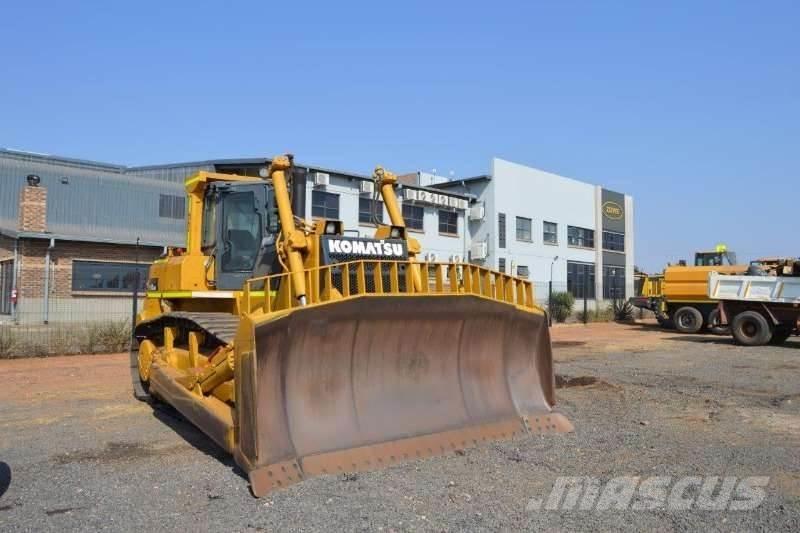 Komatsu D155-5 Telaketjupuskutraktorit