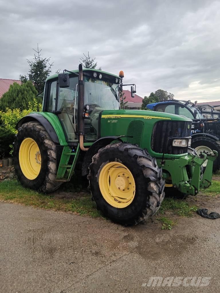 John Deere 6820 6820 Traktorit