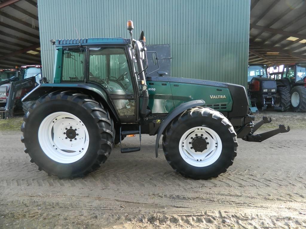 Valtra 8550 Traktorit