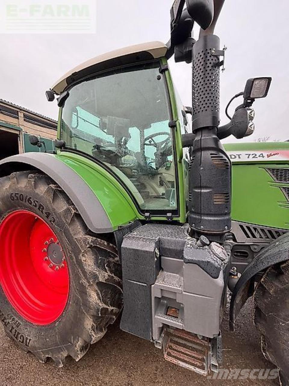 Fendt 724 vario Traktorit