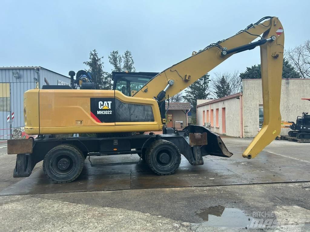 CAT MH3022 Pyöräkaivukoneet