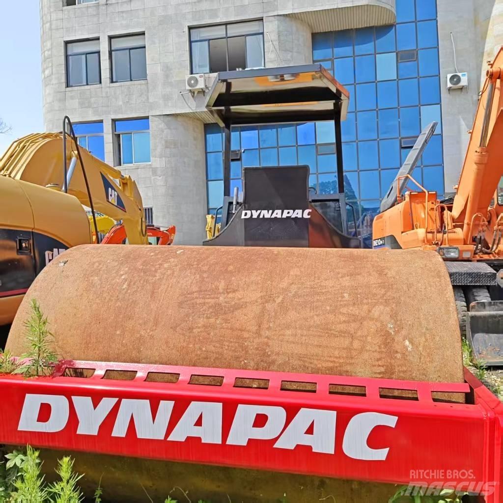 Dynapac CA251D Yksivalssijyrät