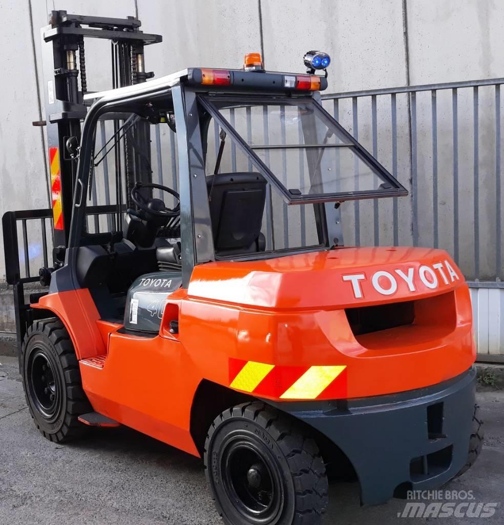 Toyota 7 FD 40 Dieseltrukit