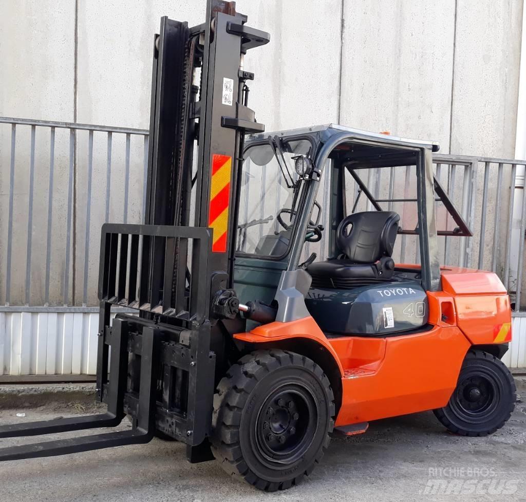 Toyota 7 FD 40 Dieseltrukit