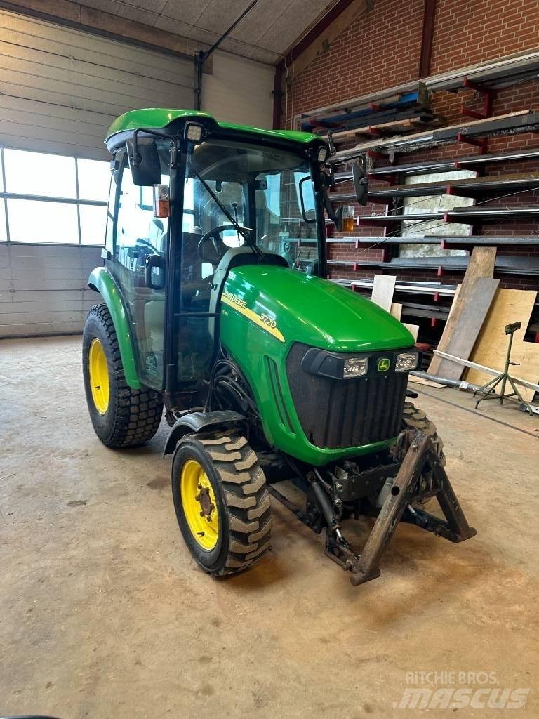 John Deere 3720 Traktorit