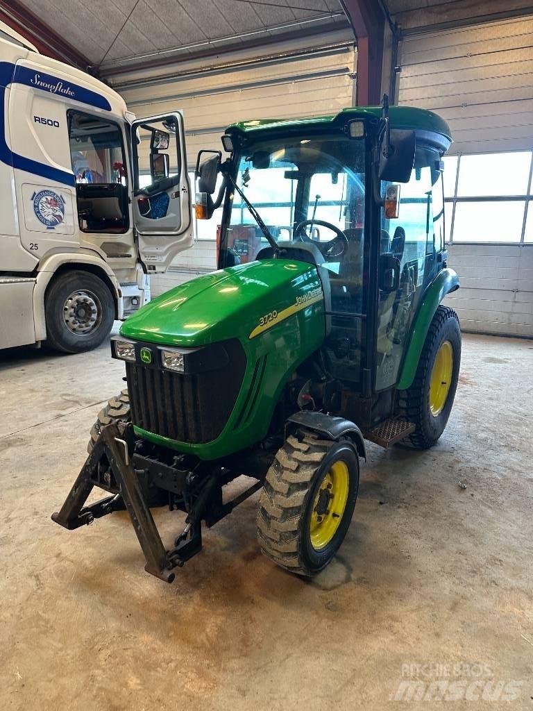 John Deere 3720 Traktorit
