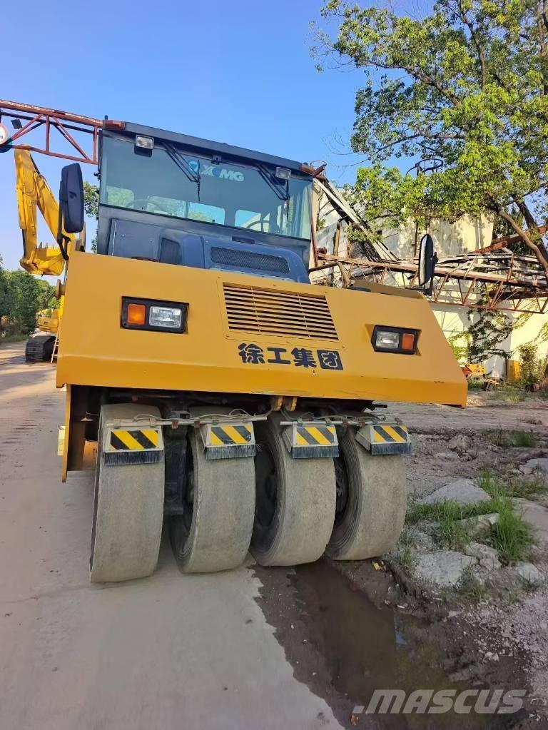XCMG XP 263 Kumipyöräjyrät
