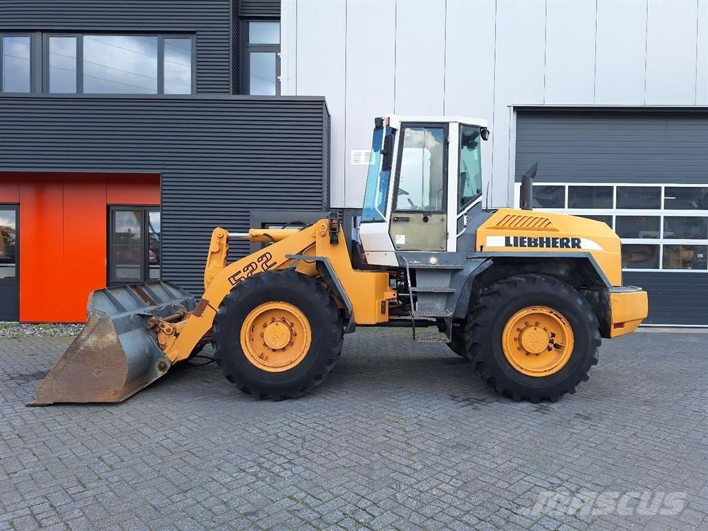 Liebherr L522 Pyöräkuormaajat