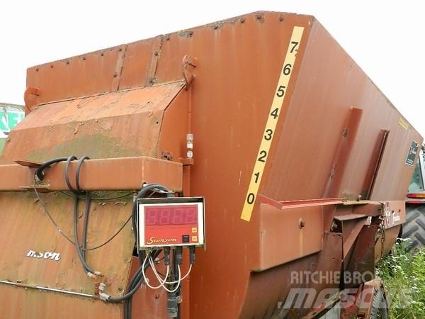 Samson feeder Rehuvaunut