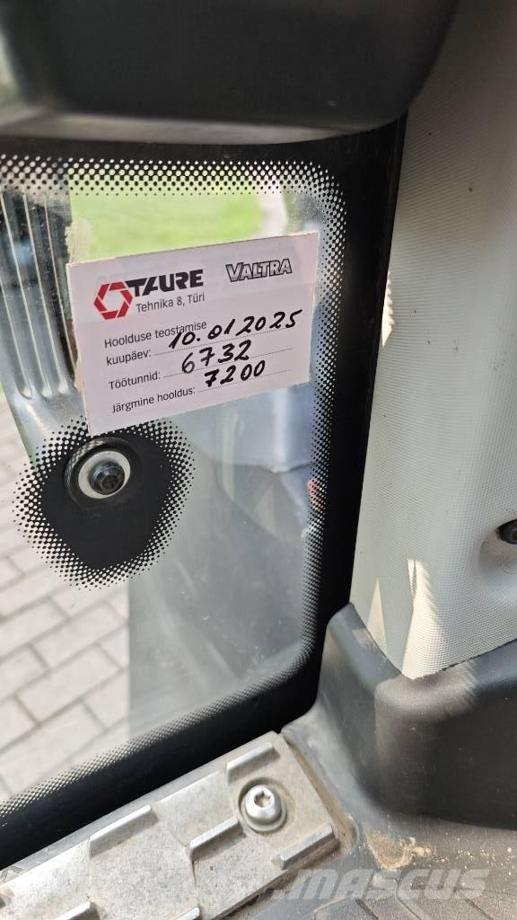 Valtra T 254 V Traktorit