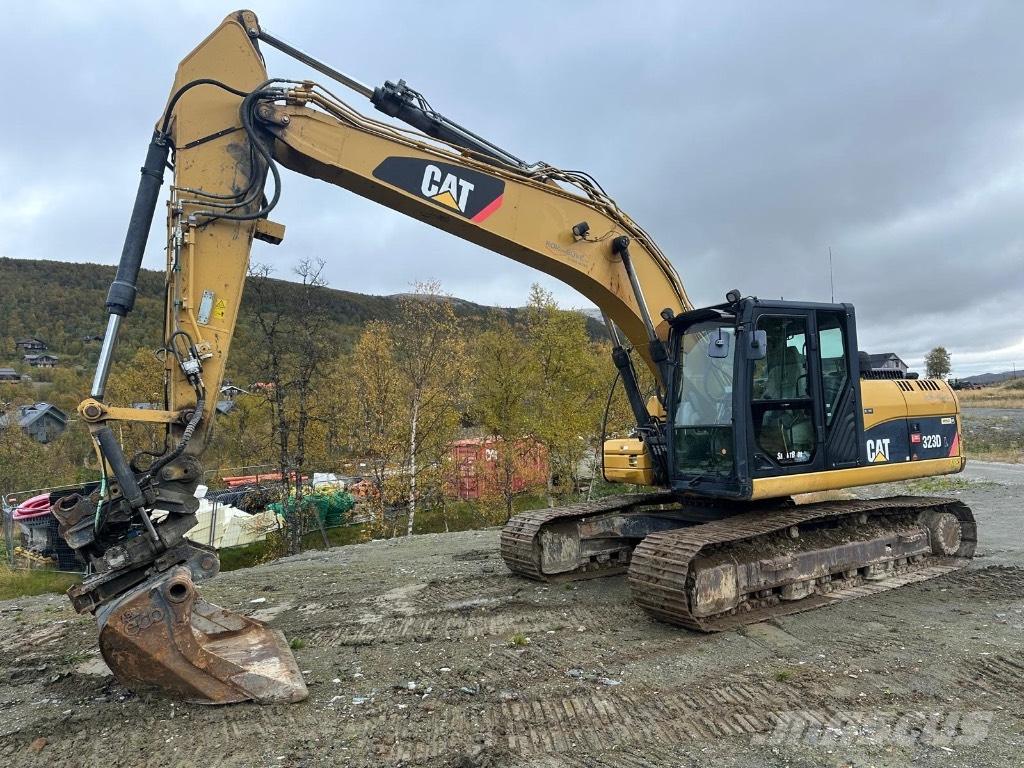 CAT 323 D L Telakaivukoneet