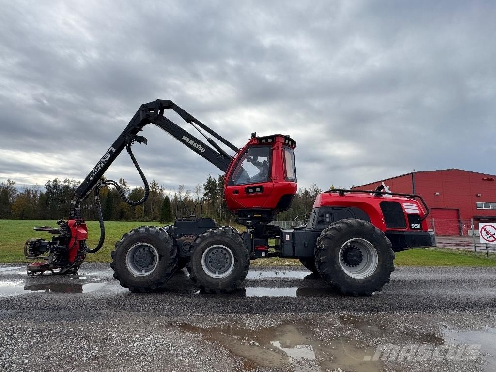 Komatsu 951 Harvesterit
