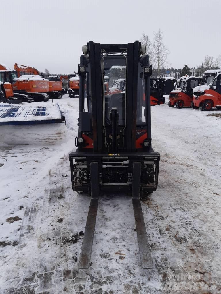Linde H 25 T Nestekaasutrukit
