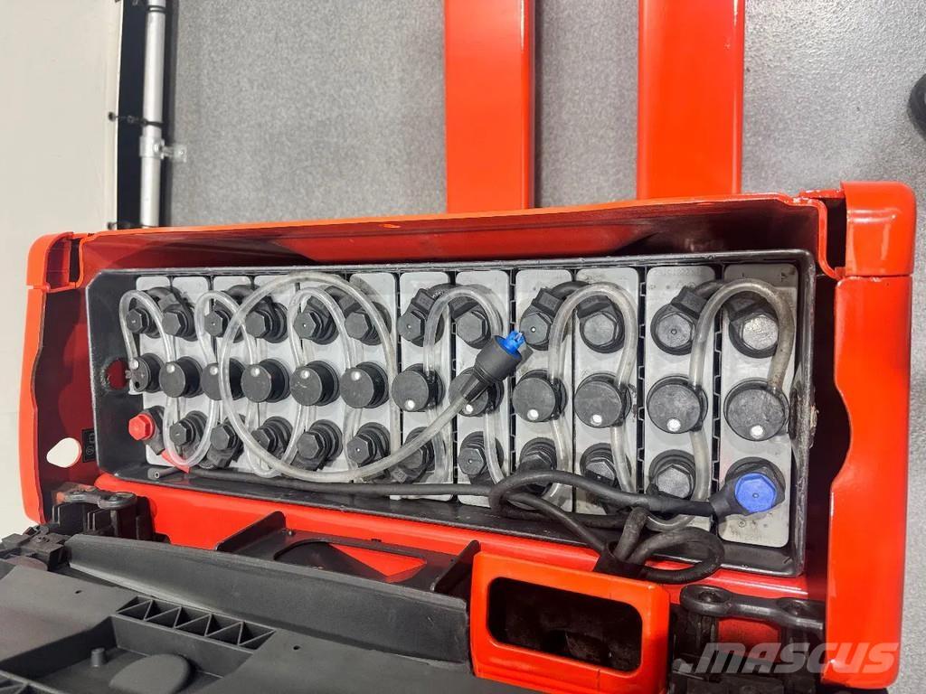 Linde T 18 Lavansiirtotrukit