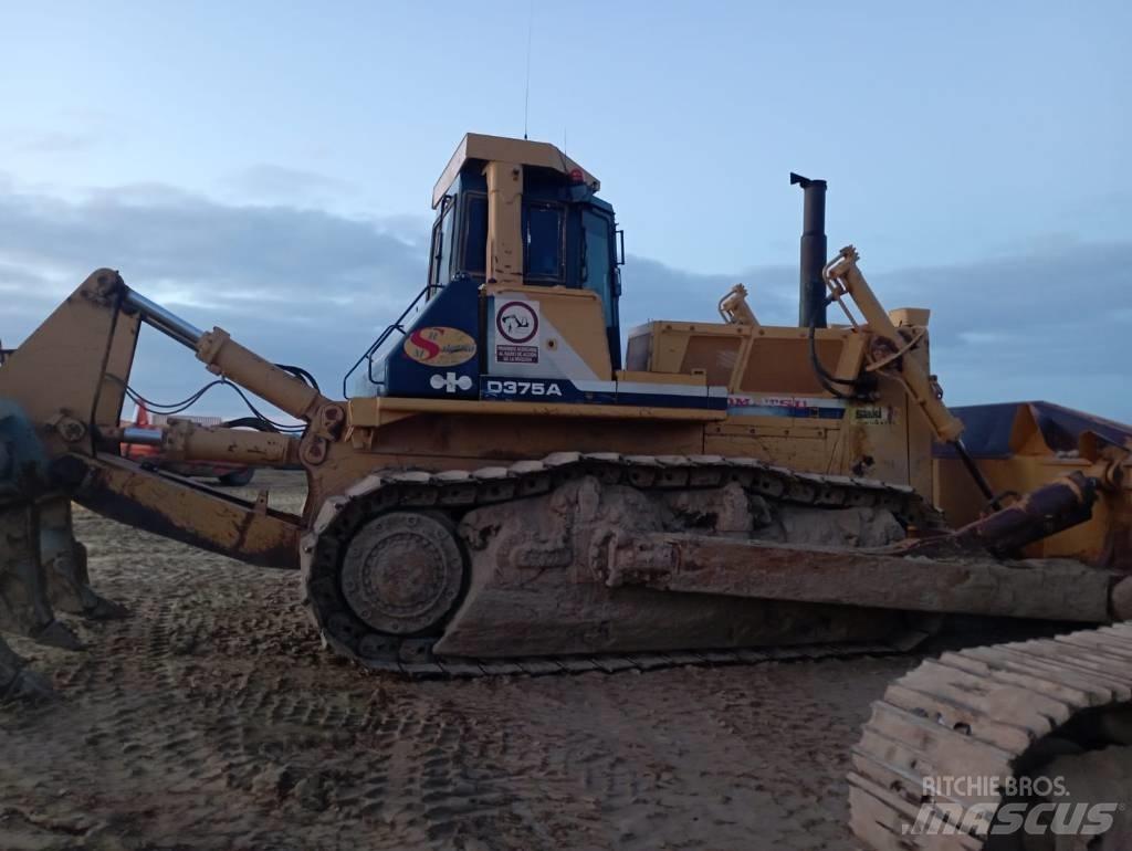 Komatsu D 375 A-2 Telaketjupuskutraktorit