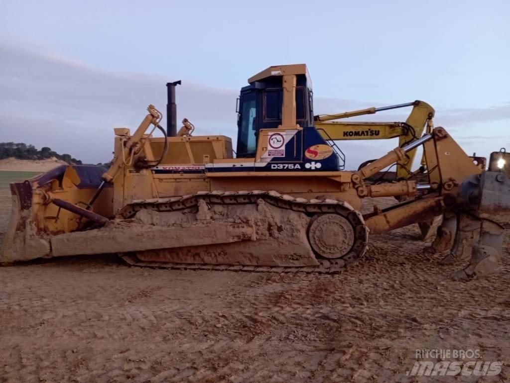 Komatsu D 375 A-2 Telaketjupuskutraktorit