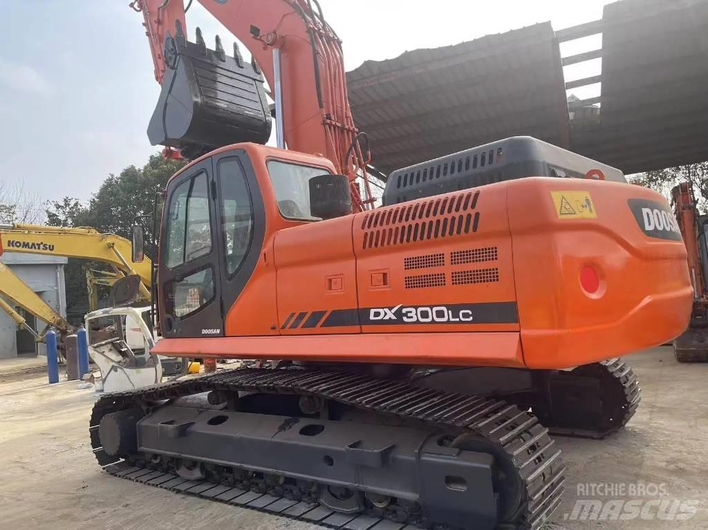 Doosan DX300LC Telakaivukoneet