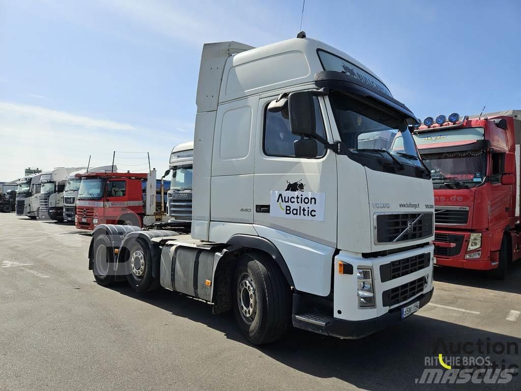 Volvo FH440 Vetopöytäautot