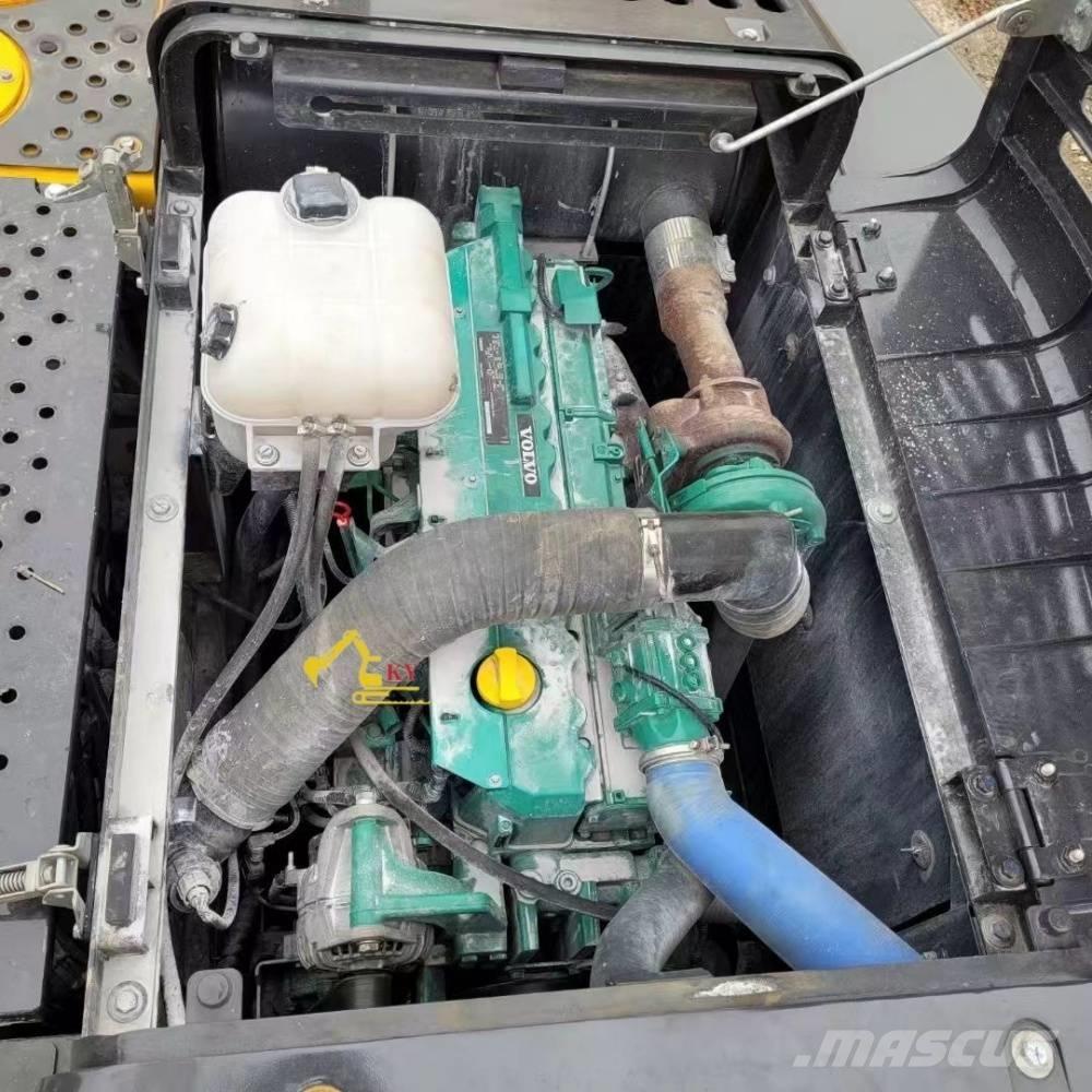 Volvo 240 Telakaivukoneet