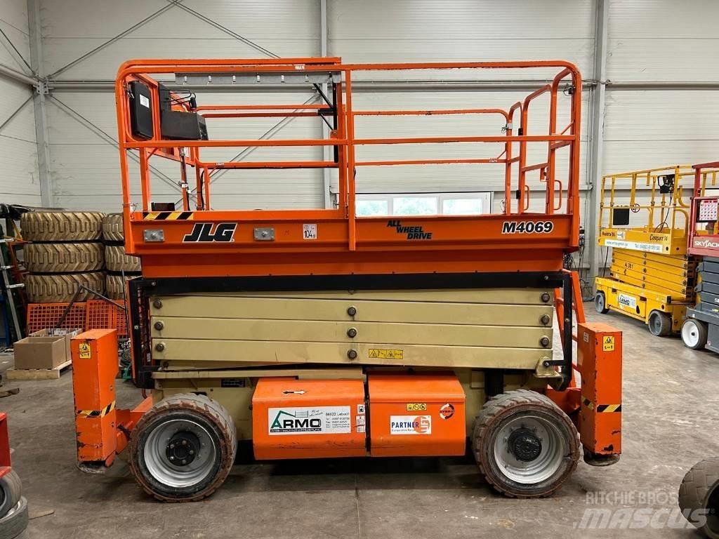 JLG M 4069 LE Saksilavat
