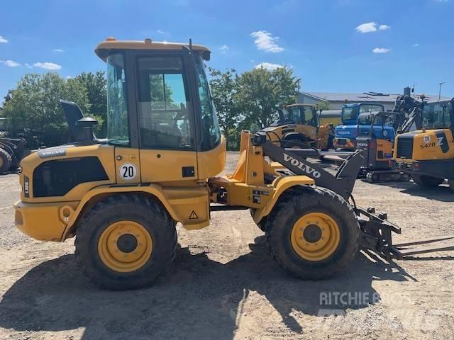 Volvo L 30 G Pyöräkuormaajat