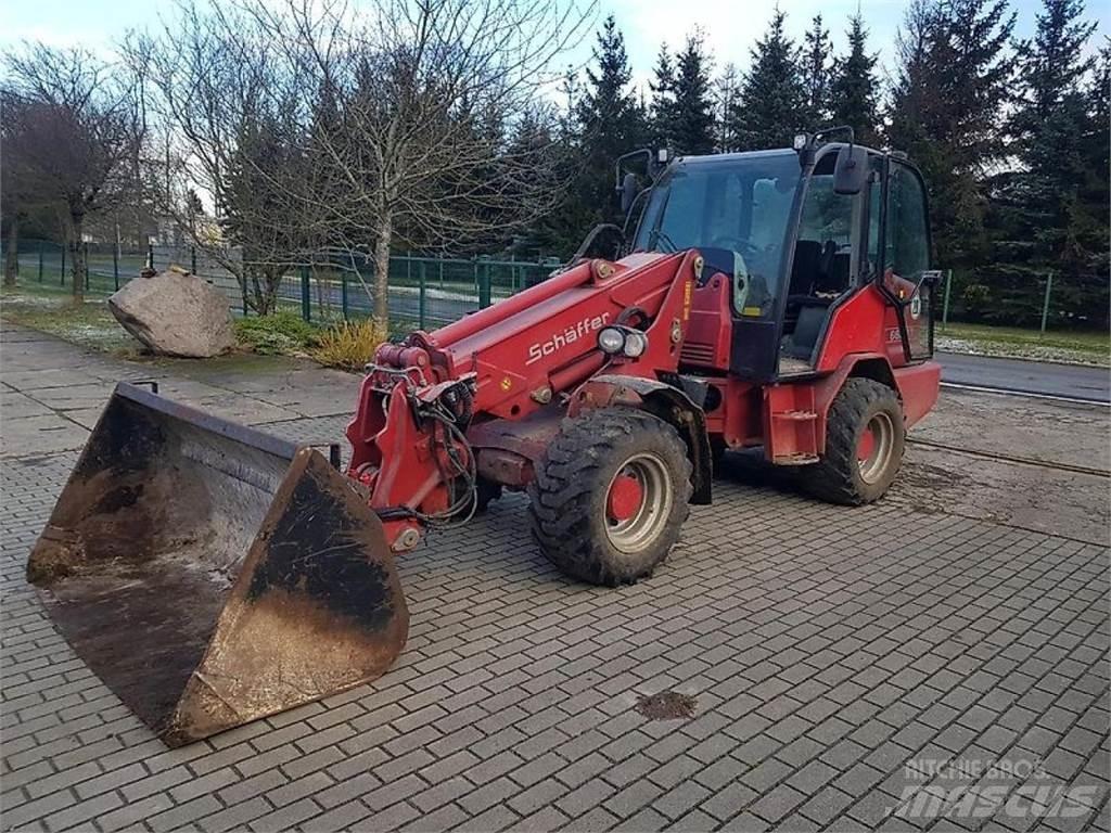 Schäffer 6680T Pienkuormaajat