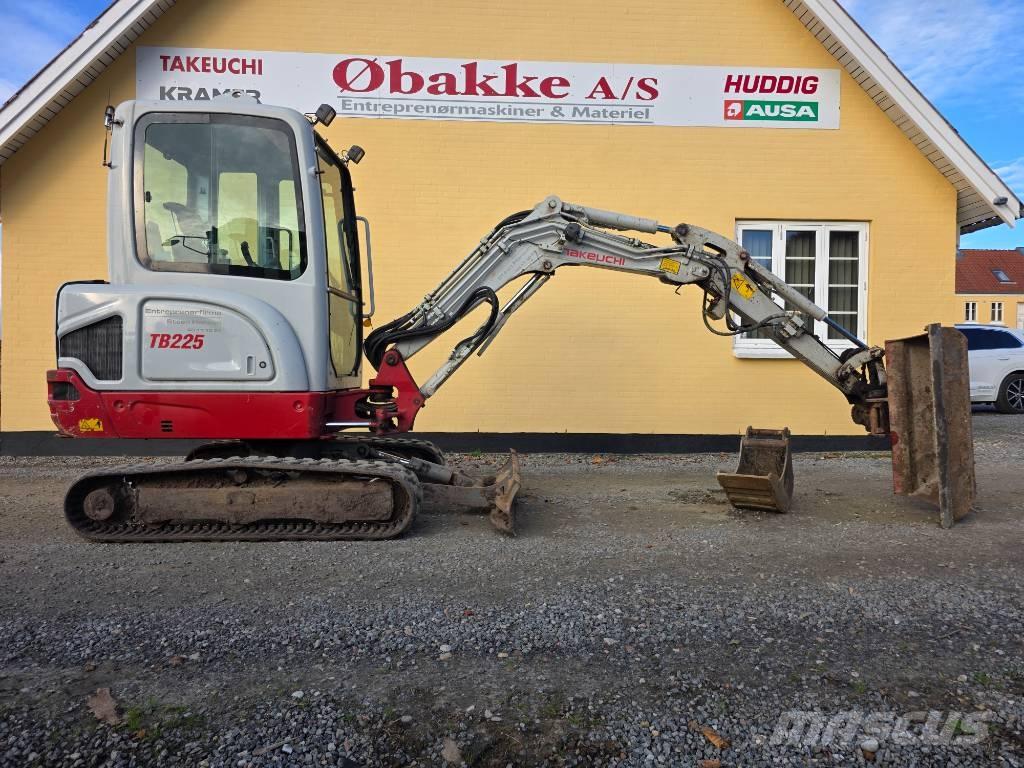 Takeuchi TB 225 Minikaivukoneet < 7t