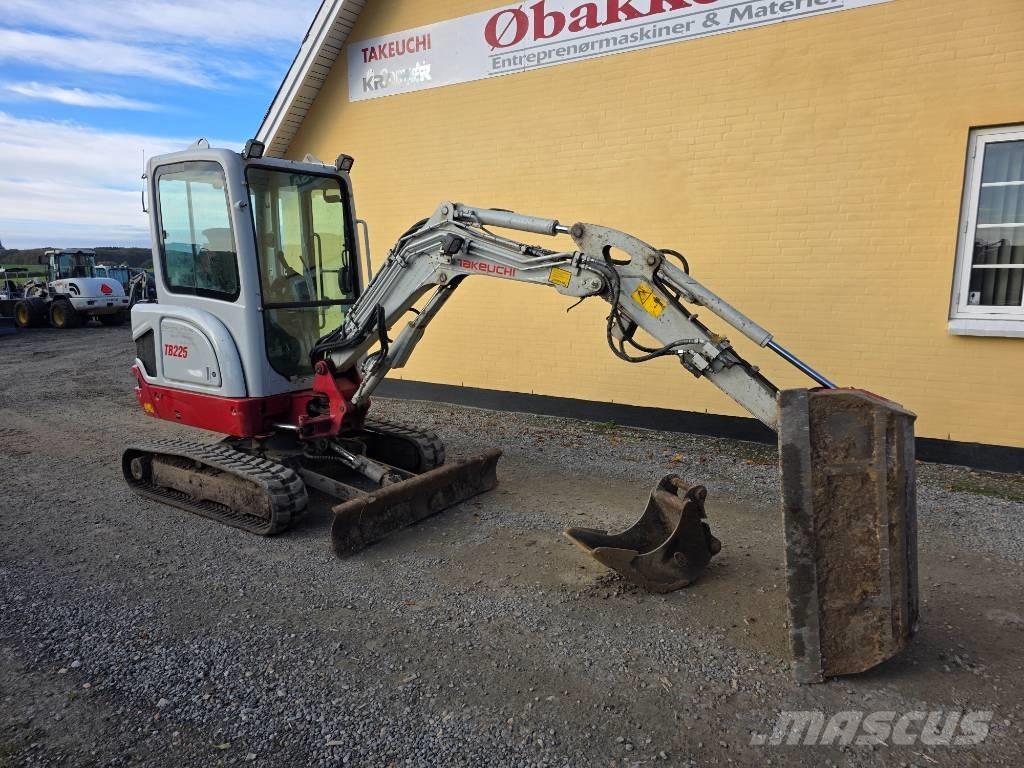 Takeuchi TB 225 Minikaivukoneet < 7t