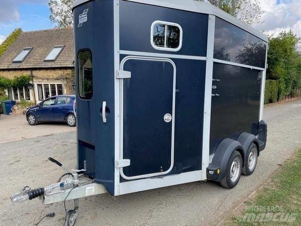 Ifor Williams HB 511 Eläinkuljetusperävaunut