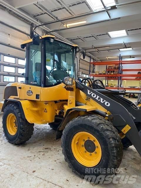 Volvo L 30 G Pyöräkuormaajat