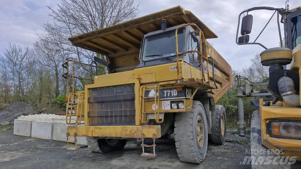 CAT 771D Maansiirtoautot