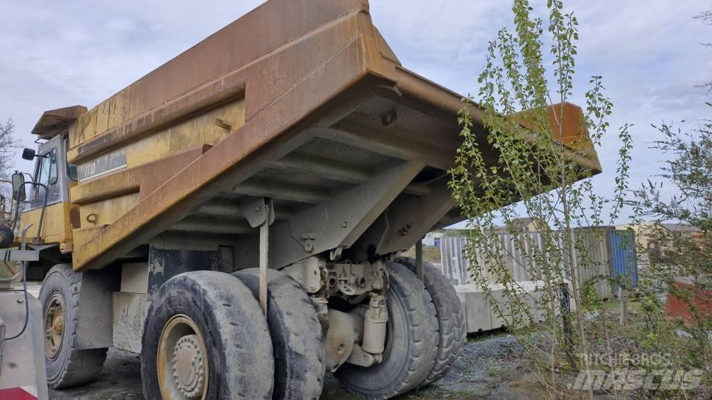 CAT 771D Maansiirtoautot