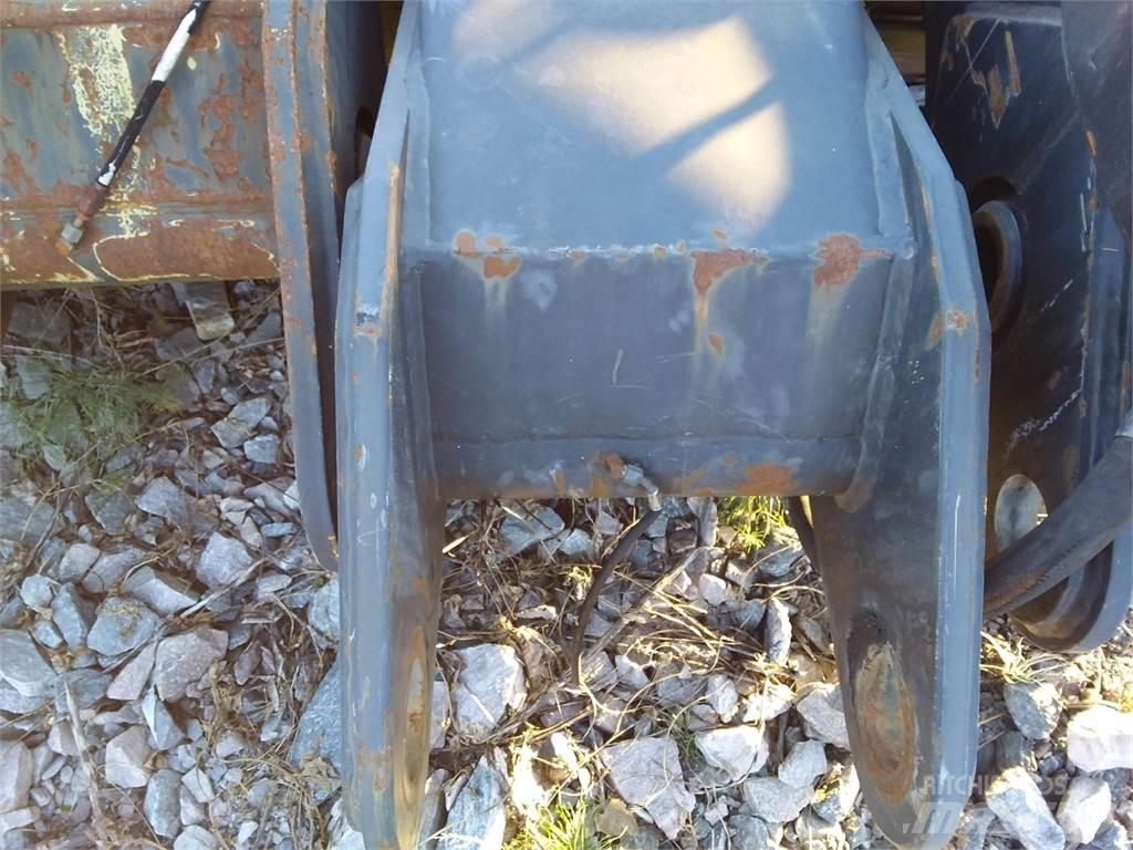 John Deere 210 Harvesterinosturit