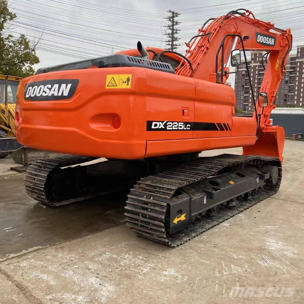 Doosan DX 140 LC Telakaivukoneet