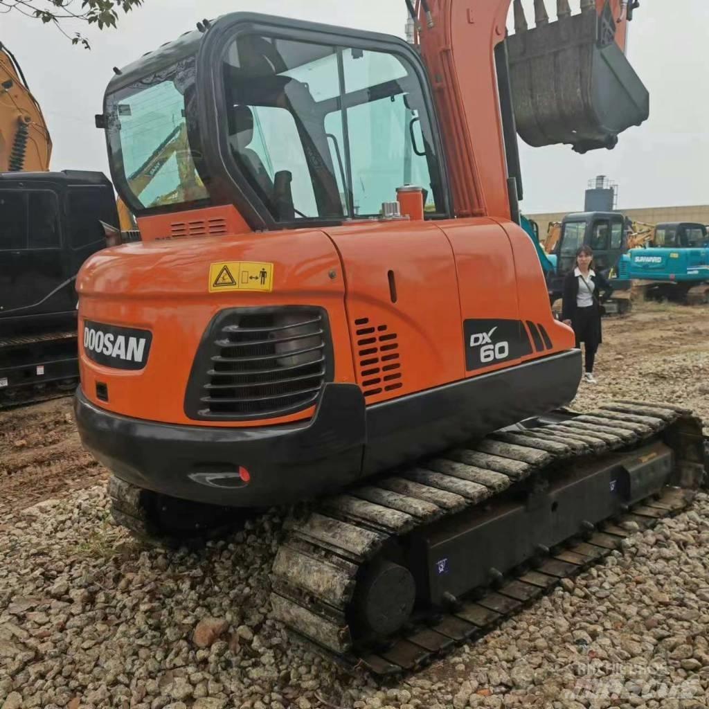 Doosan DX60 Minikaivukoneet < 7t