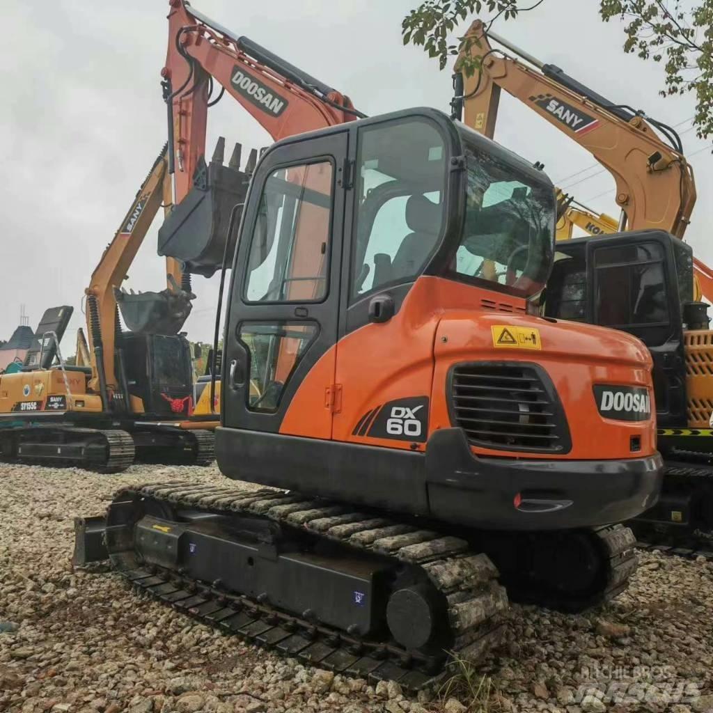 Doosan DX60 Minikaivukoneet < 7t