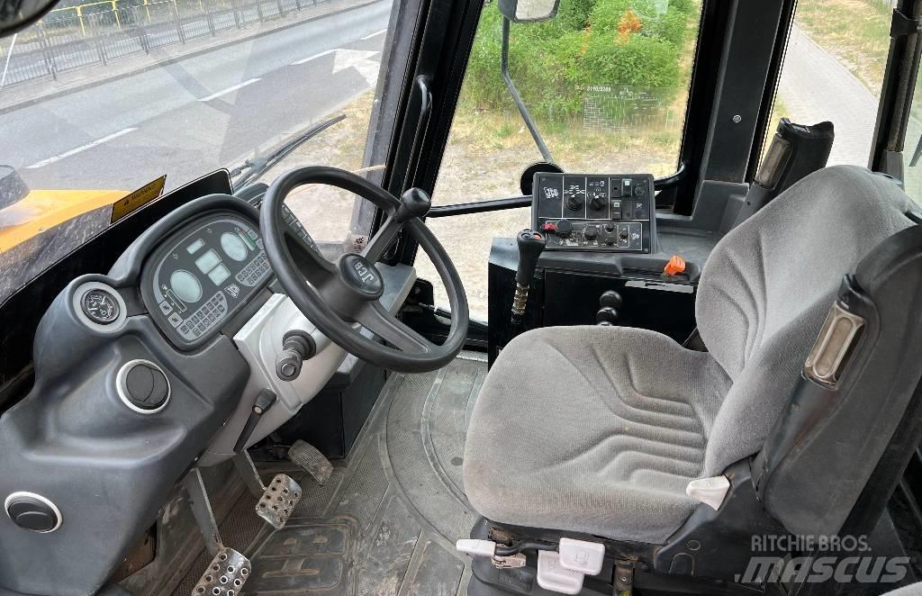 JCB Fastrac 3200 Traktorit