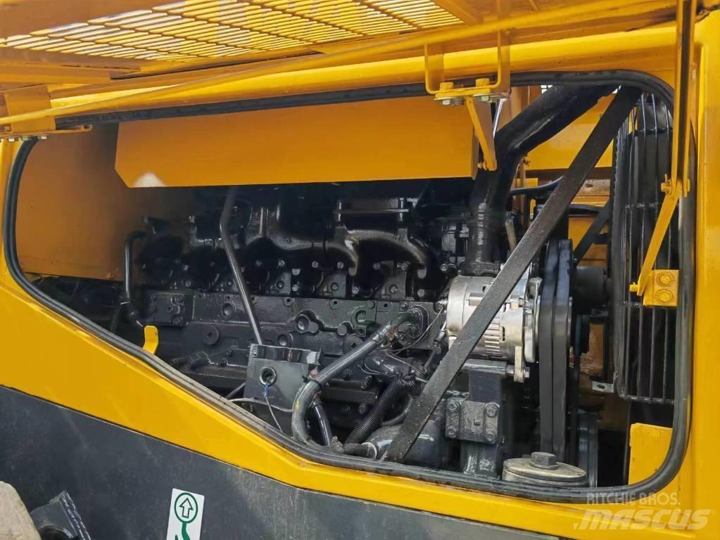 Komatsu WA 470-3 Pyöräkuormaajat